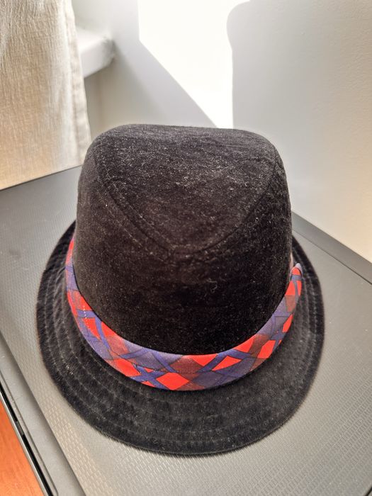 Шляпа и пилотка адмирала