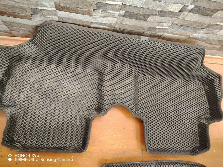 Продаются б/у полики спарк.