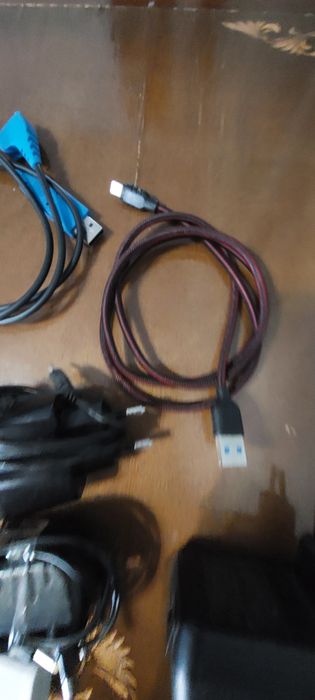 Продам адаптеры, зарядные устройства