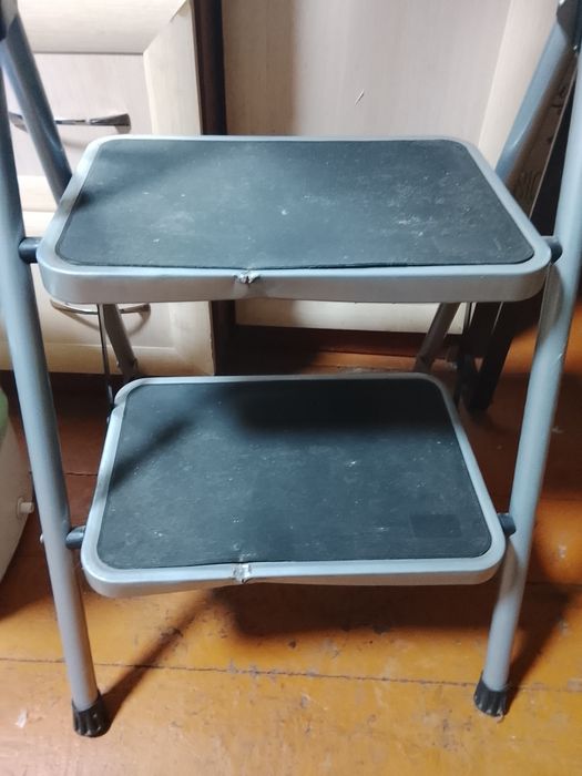 Продам стремянку недорого