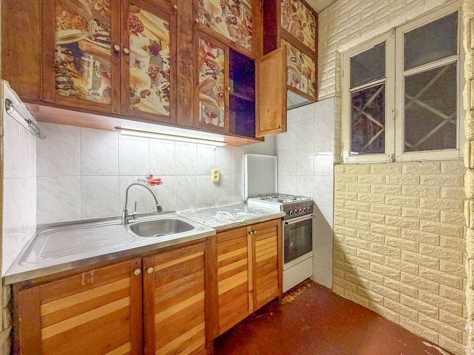 4/4/4 Банковская Буюк Ипак Йули