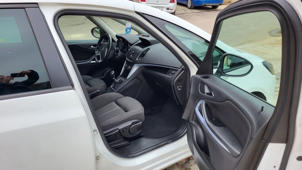 Opel Zafira 2015