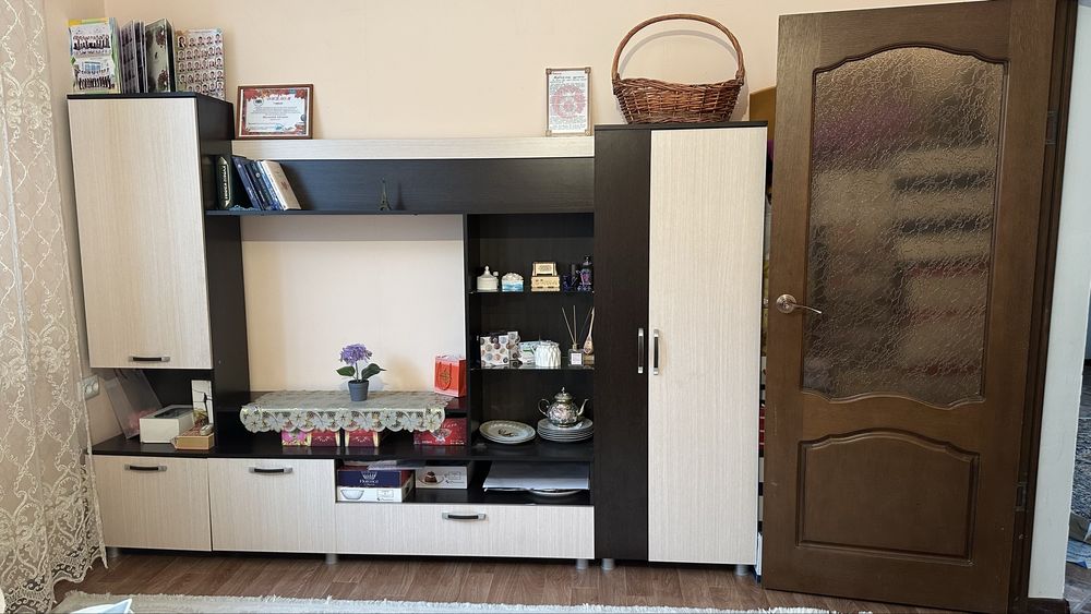 Мебель в гостиную .Стенка