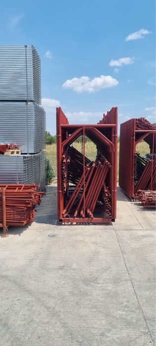 Schela metalica de inchiriat