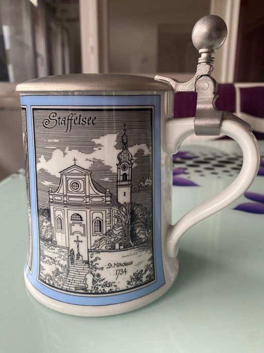 Halbă de bere veche cu capac pictată  manual,0,5 l