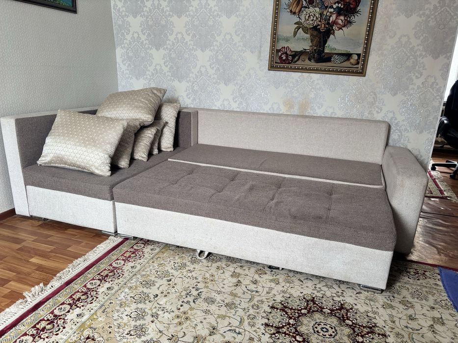 Продаю угловой диван