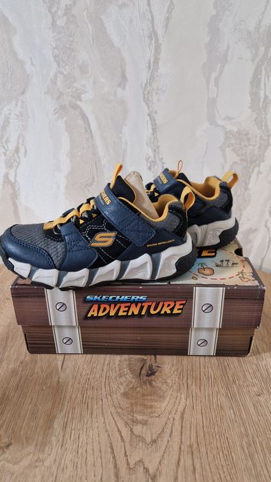 Продам ботинки Skechers