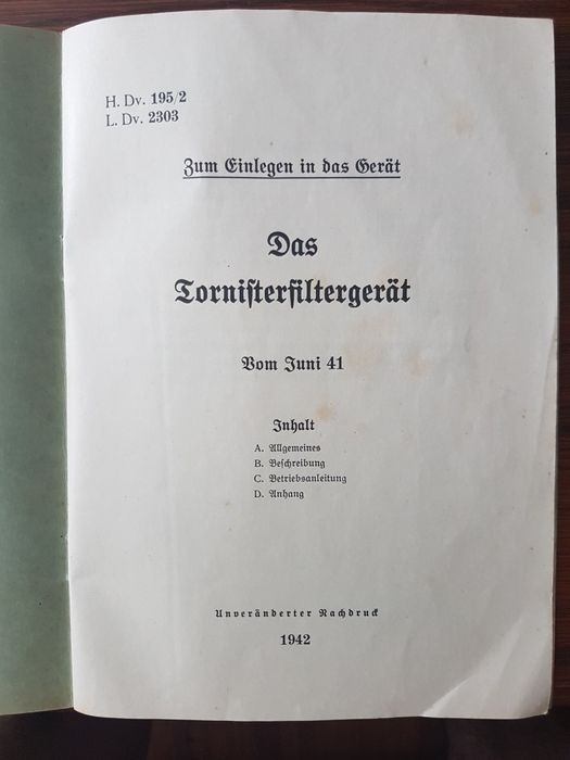 Продава се стара немска книжка от 1942 година