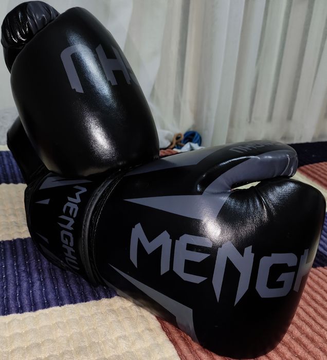 Боксёрские перчатки размер 13