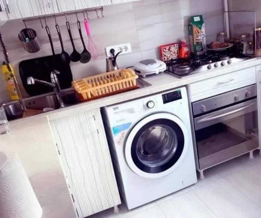 Дава се под наем Тристаен апартамент в Пловдив, Център - 88 кв.м за 285.6 € - Снимка #1