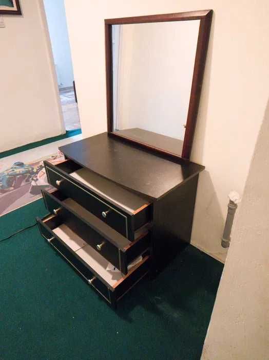 Vand set comoda tv cu oglinda separata, culoare neagra