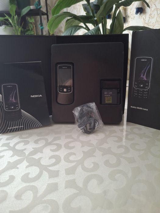 Продам Нокия 8600 Луна