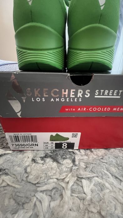 Маратонки  Кожени! Чисто нови ! !