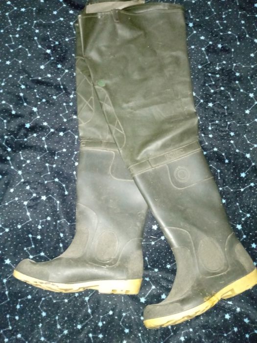 Продам болотные сапоги