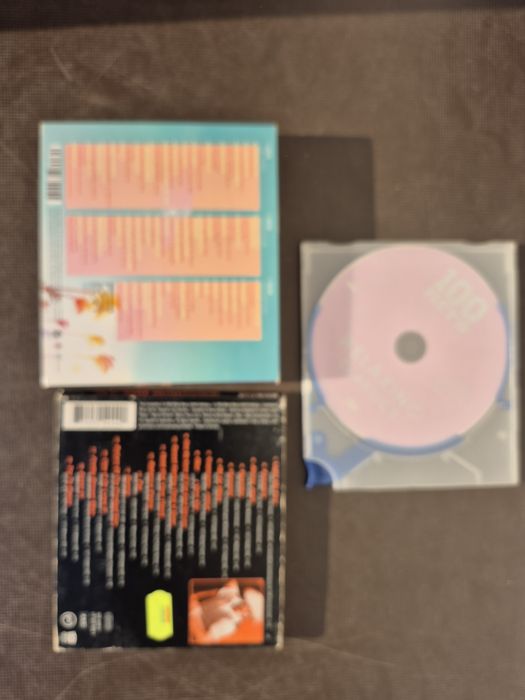 Vând 16 CD muzica usoara mixta straina artisti internationalii celebri