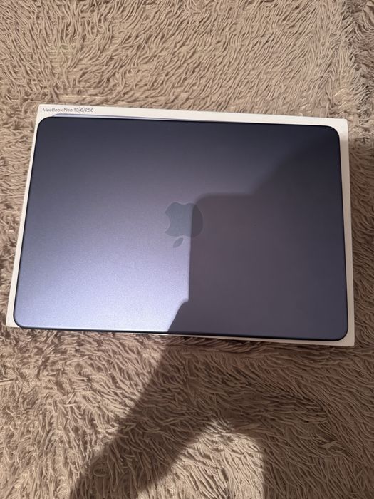 Продам MacBook Neo 13 2026