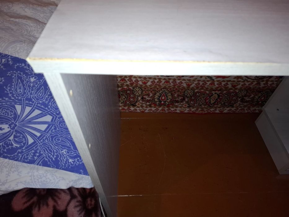 Компьютерный стол.