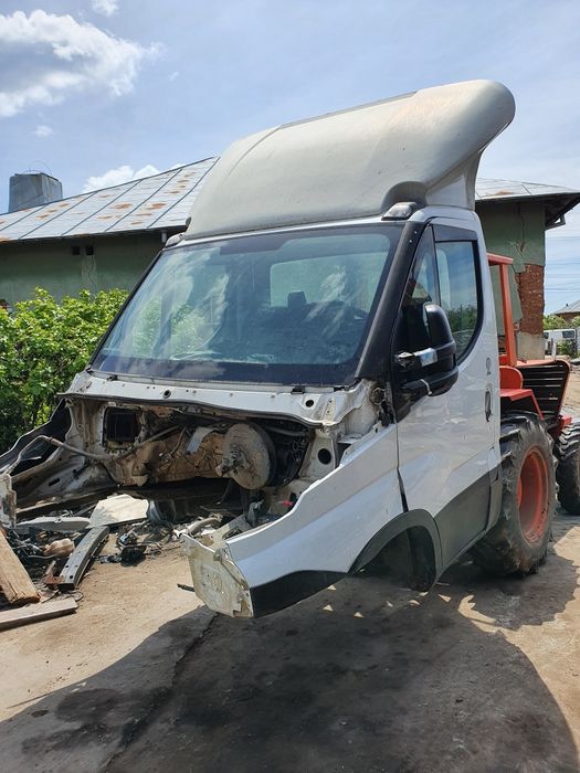 Cabina iveco daily 2017 paravant scaune usi aripi
