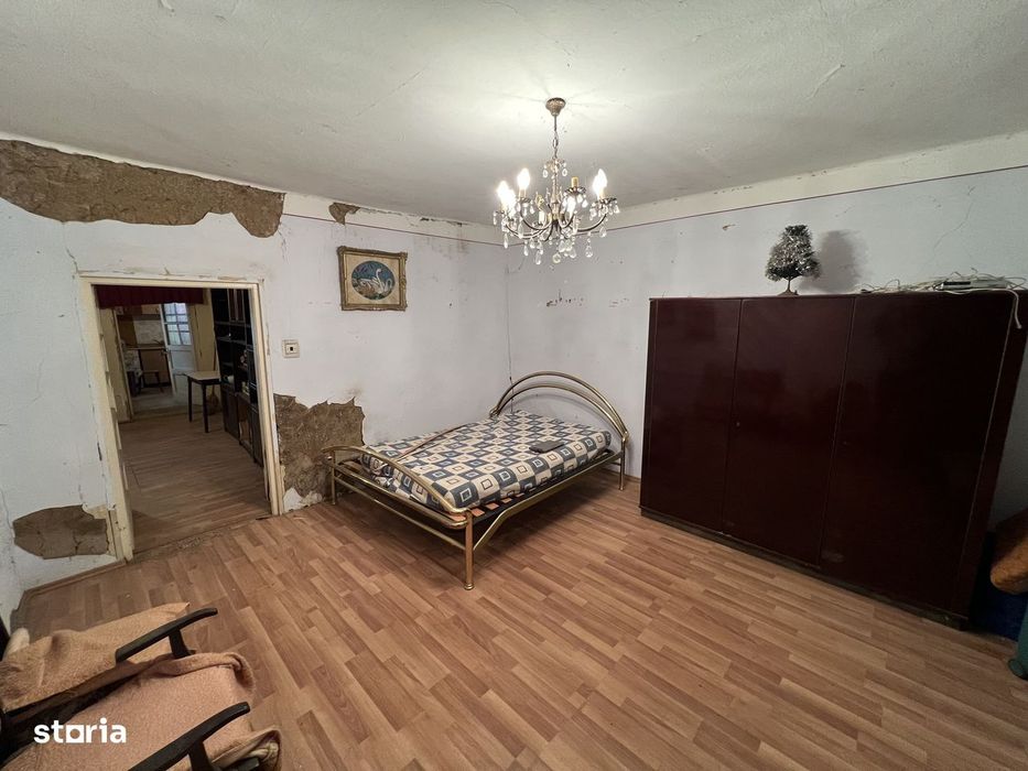 Casa cu 3 camere si teren 3.200 mp | Central Mediesu Aurit