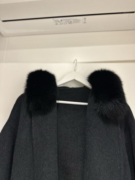 Черно вълнено палто с лисица