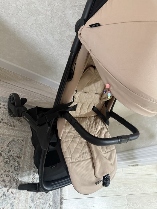 прогулочную коляску Easywalker Jackey