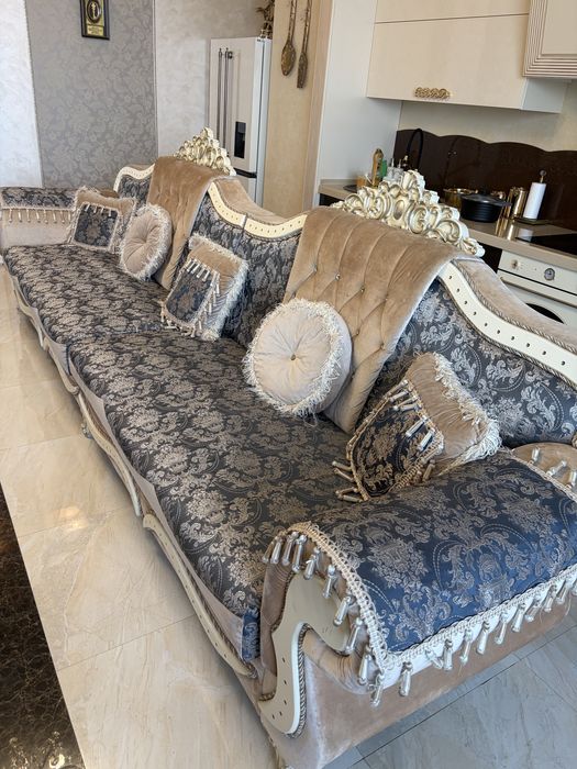 Продается диван 4 метра