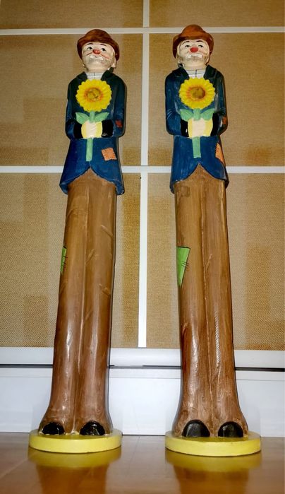 Антикварна дървена фигура на клуон държащ слънчоглед 2бр. размер h95см