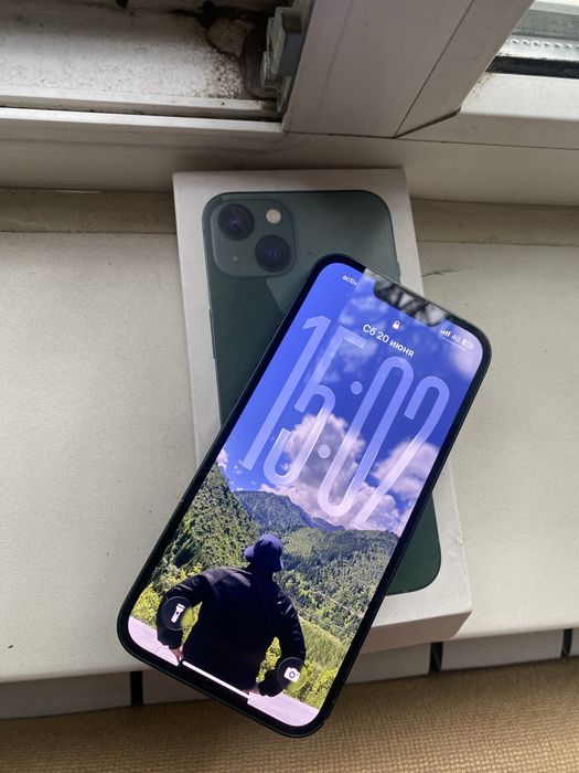 iPhone 13.