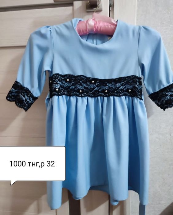 Продам платья  от 3 до 5 лет