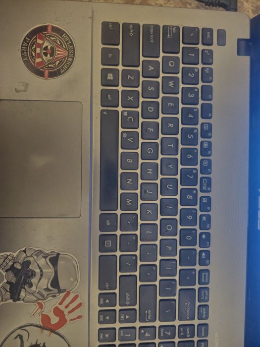 Ноутбук ASUS X550