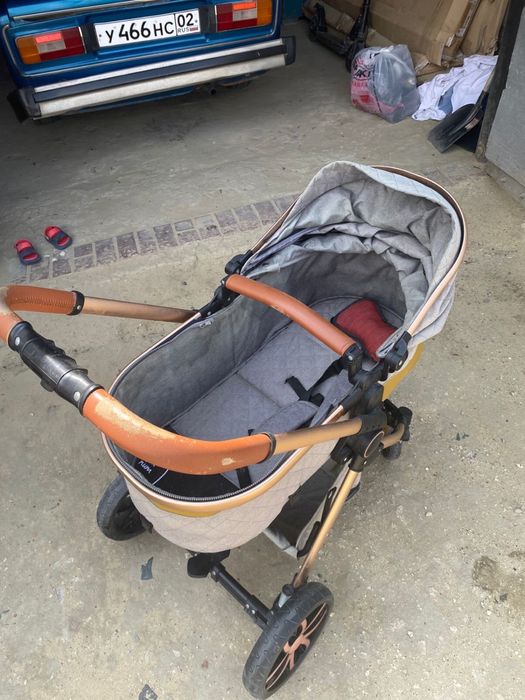 Коляска для малышей