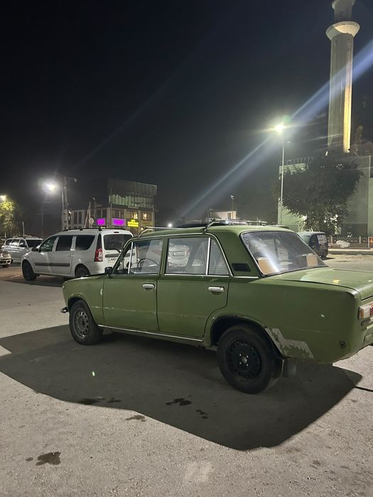 Продам ваз 21011