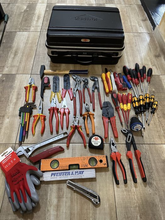 Knipex куфар с инструменти