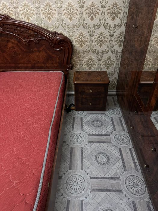 Спальный гарнитур