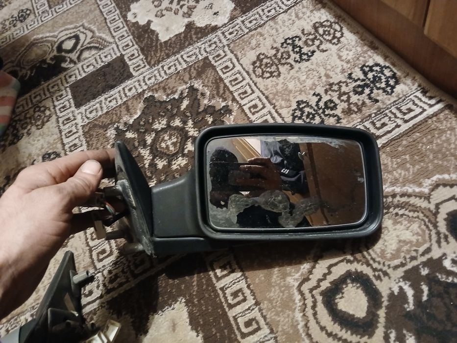 Продою зеркола ,,