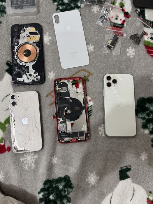 Vând piese iPhone