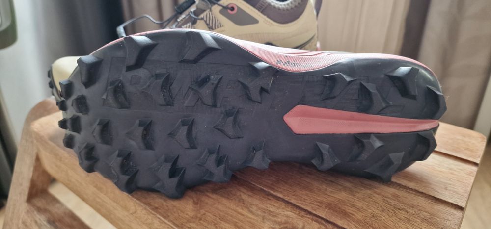 Saucony Маратонки за планинско бягане Peregrine 37 размер
Маратонки за бягане Peregrine 13 ST S10840 Бежов
