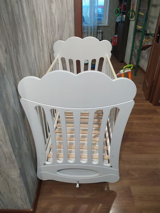 Кроватка детская,  матрасом