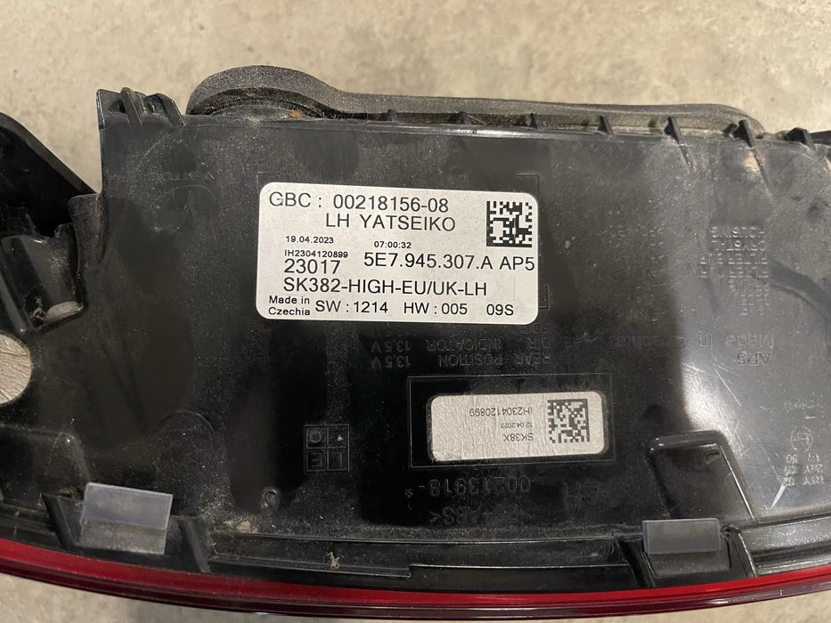 Stop stanga haion Skoda Octavia 4