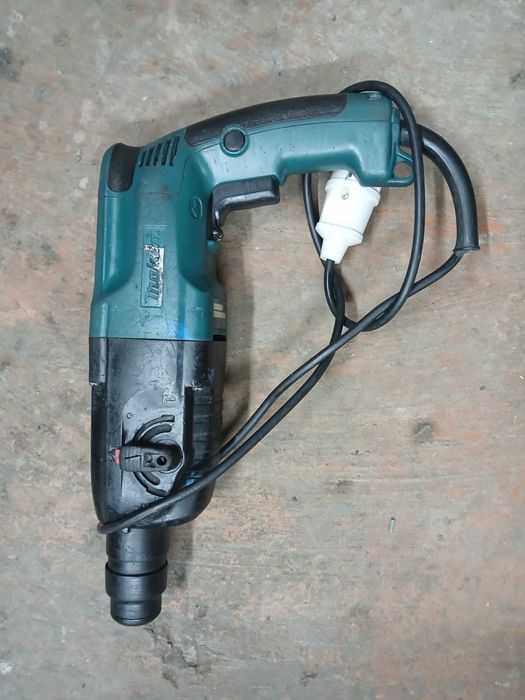 Makita HR2450 перфортор продам