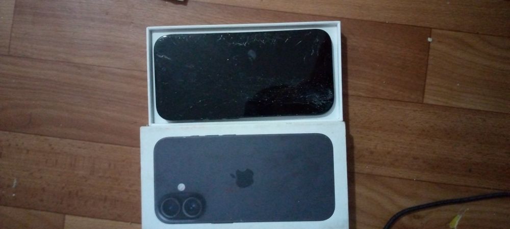 Продам айфон 16 срочно