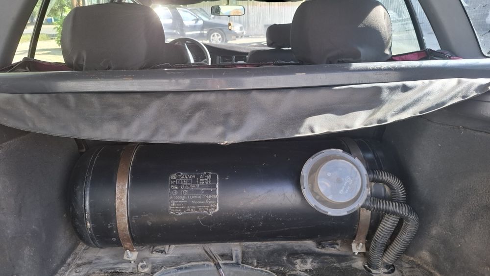 Таиота Карина Е 1995 газ