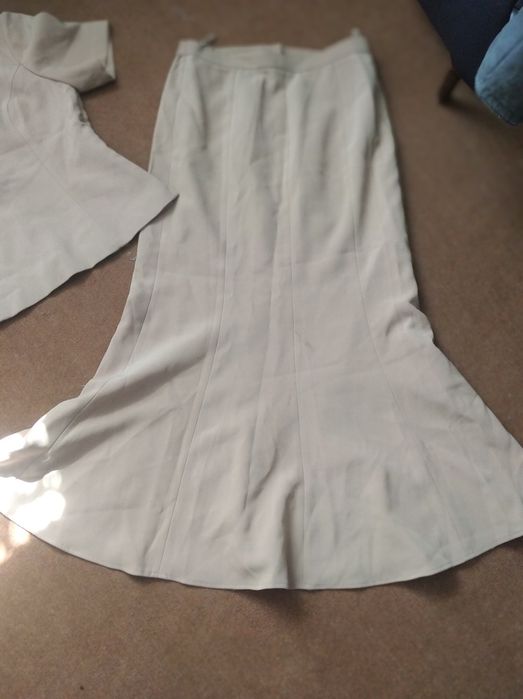 Костюм тройка. Горчичного цвета. Одевали один раз  на свадьбу.