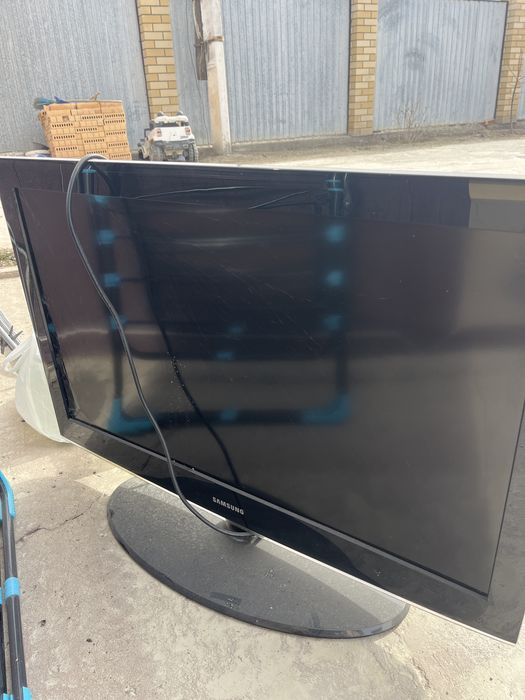 Продаю Телевизор Битый