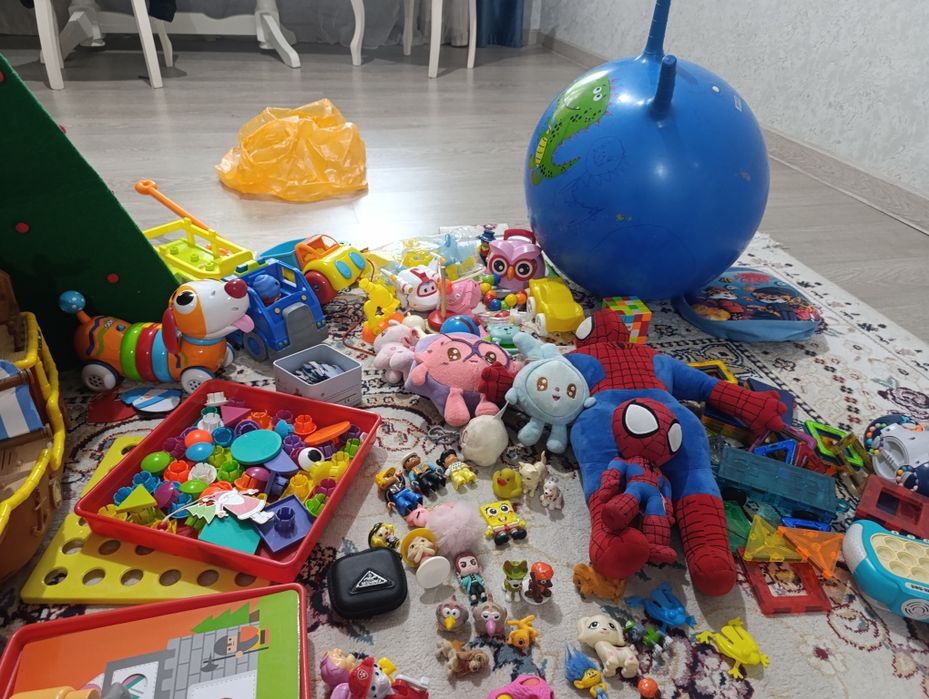 Продам игрушки развивающие для детей