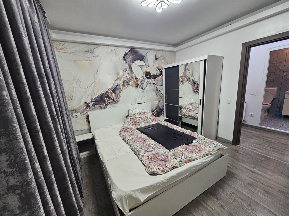 Închiriez apartament