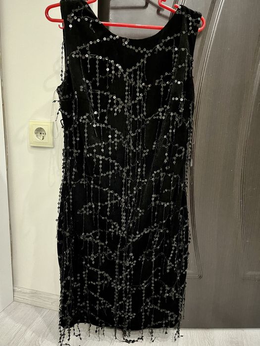 Рокля с пайети