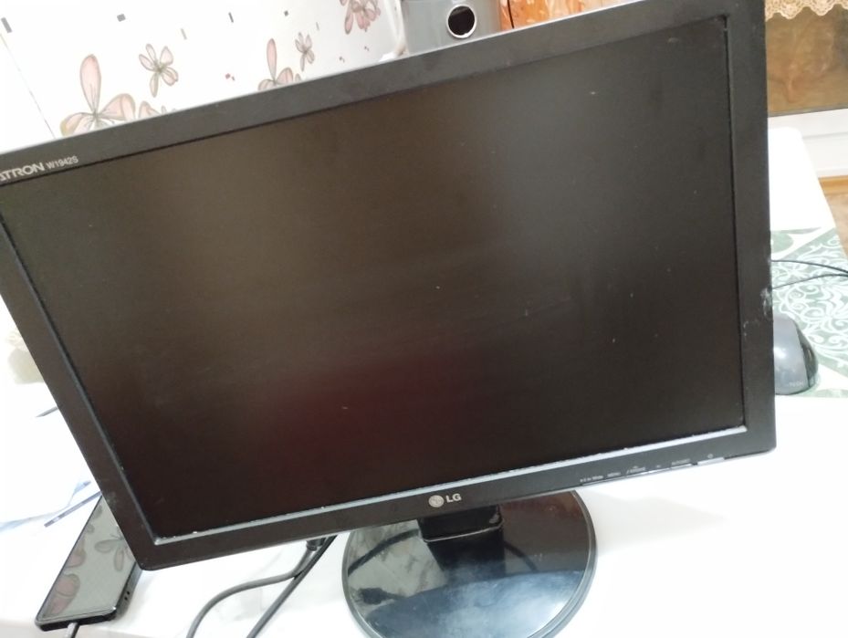 Продам монитор LG