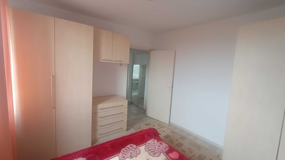 Proprietar, închiriez apartament de două camere în zona Astra