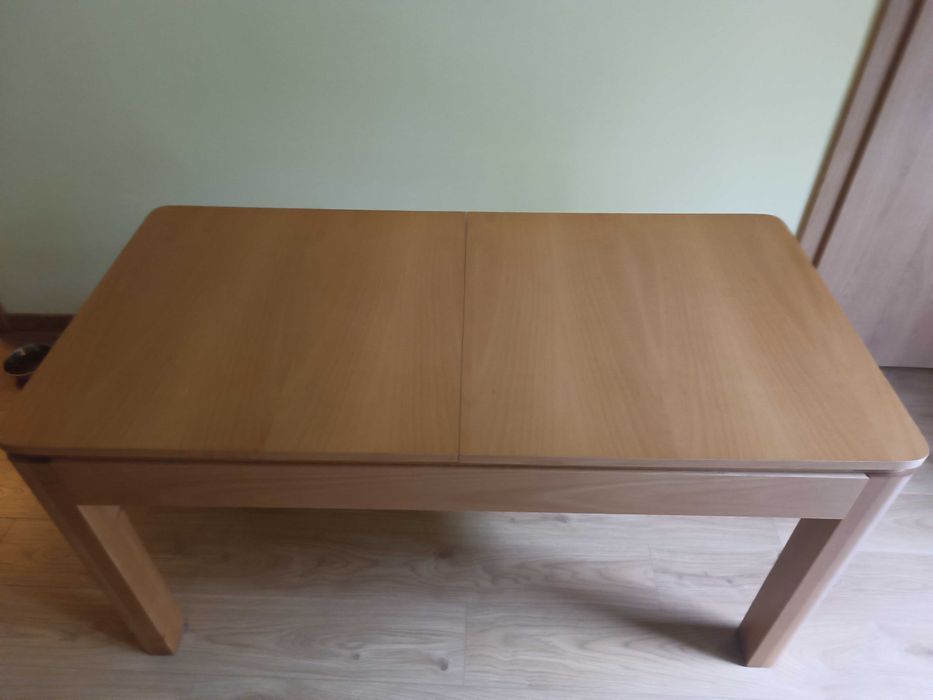 Разтегателна Холна Маса , ПЕРФЕКТНО ЗАПАЗЕНА. ЦЕНА 250 ЛЕВА.